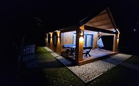 Naujai įrengtas atostogų namelis